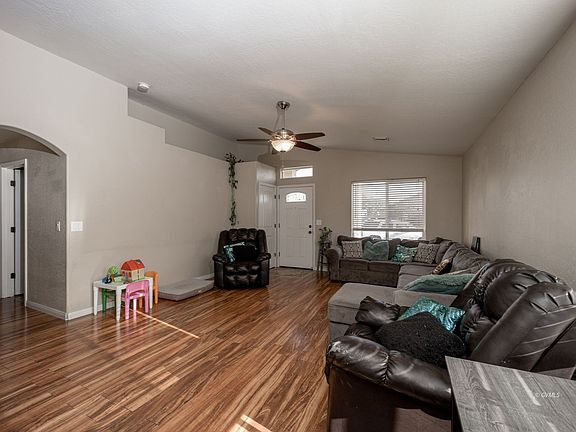 5th image of 635 W Keisha Ln
