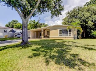7583 17th Ave N, Saint Petersburg, FL 33710
