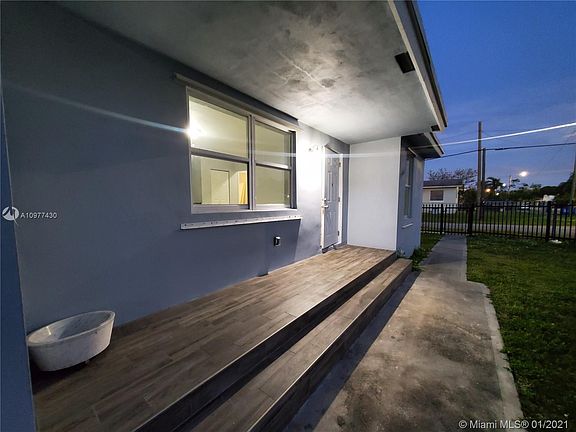 3rd image of 1901 NW 48th St #1903