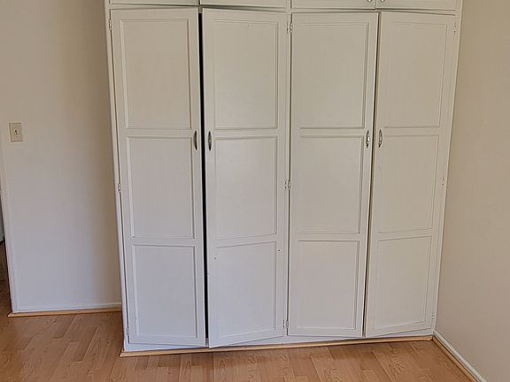 2nd image of 1828 N Kingsley Dr #6