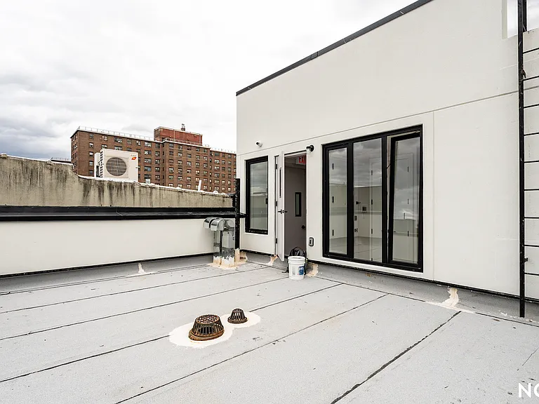 96 Moore St #2B — Photo 17