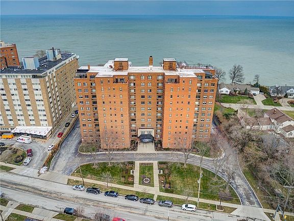 3rd image of 11720 Edgewater Dr APT 615