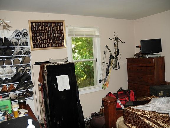 4th image of 115 S Pearl St