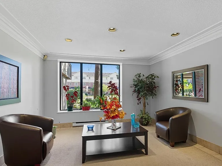 6720 Glen Erin Dr #913 — Photo 38