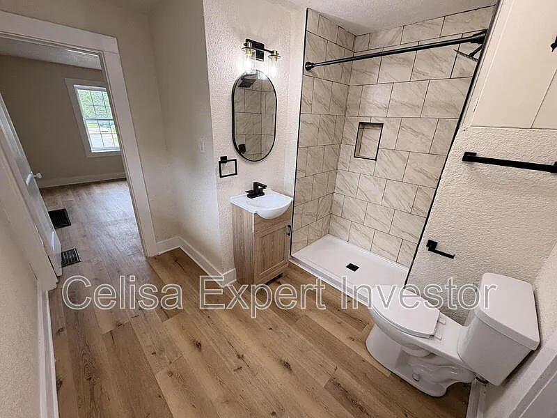 2 bed, 1.0 bath, 920 sqft, $1,000 — Photo 3