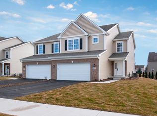 1075 Freedom Rd, Elburn, IL 60119