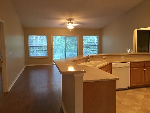 245 Johns Glen Dr — Photo 5