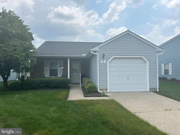34 Fairfax Dr, Mount Laurel, NJ 08054