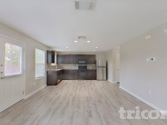 3rd image of 15102 Verela Dr