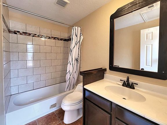 5th image of 1580 Scroggins Ln