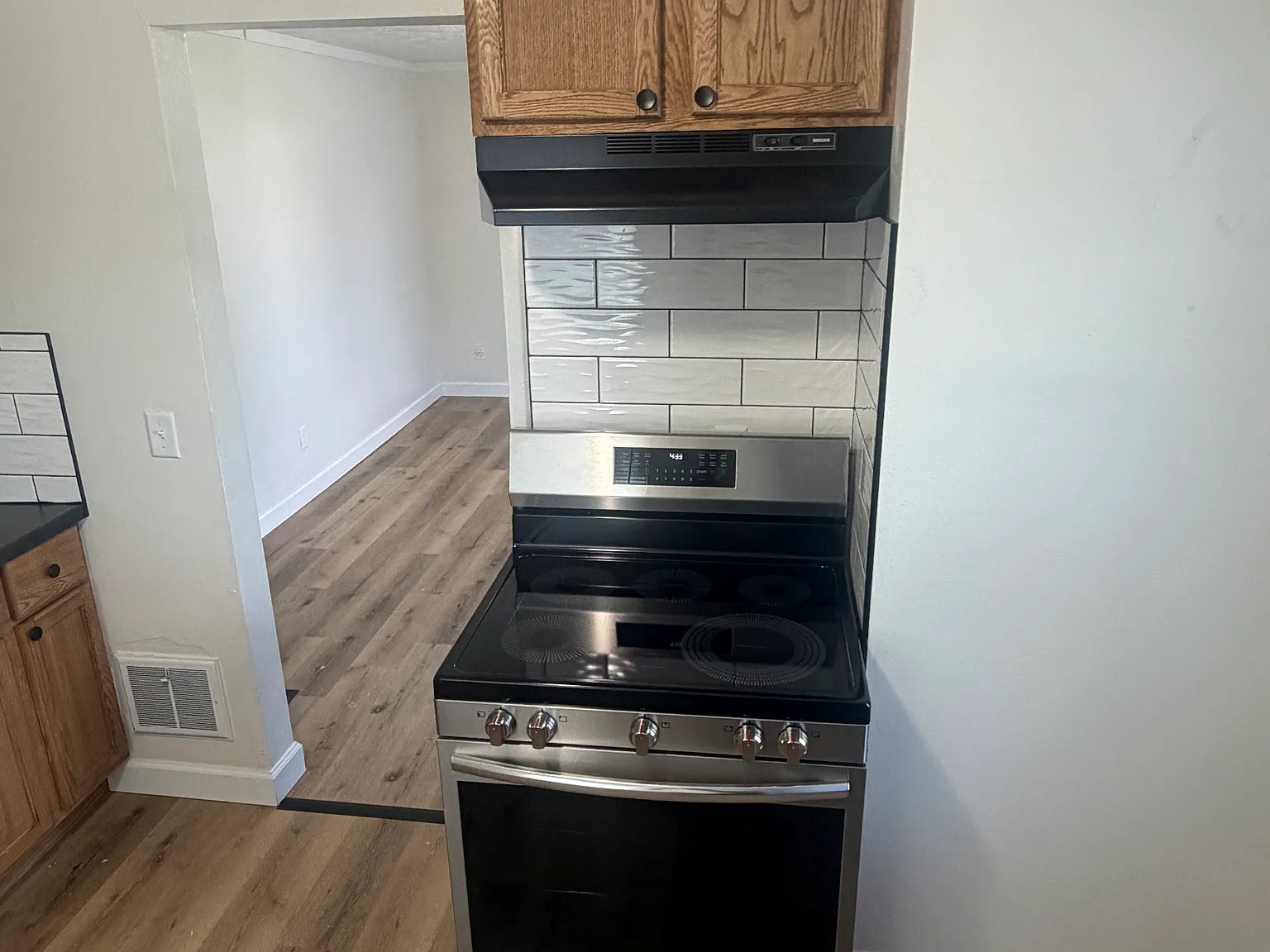 2 bed, 860 sqft, $1,200 — Photo 4