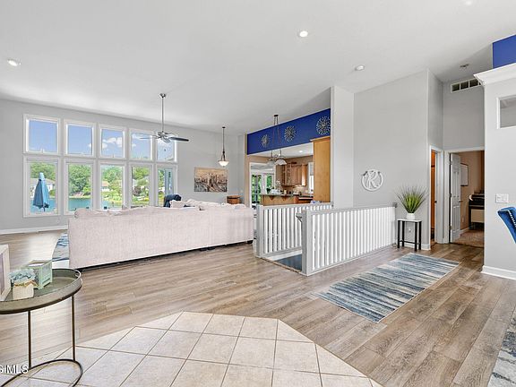 5th image of 7418 Blue Spruce Ct