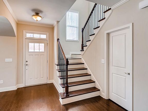 3rd image of 715 Park Manor Dr SE