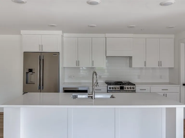 1612 Grigsby Ave #102 — Photo 7