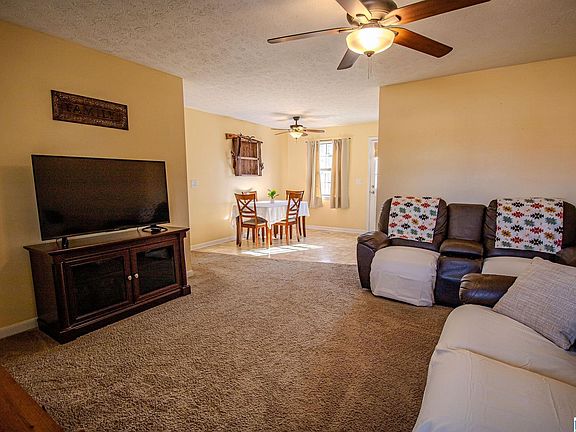 2nd image of 108 Mountain Breeze St