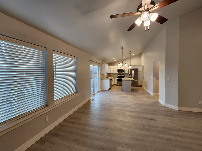439 E Hill View Dr — Photo 41