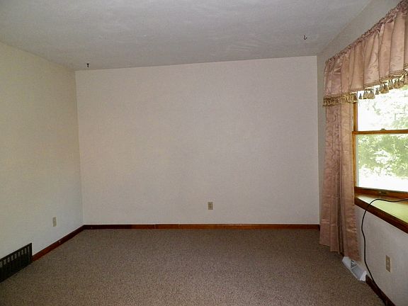 2nd image of 128 Sunset Ave