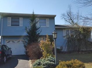 25 Monaghan Rd, Edison, NJ 08817