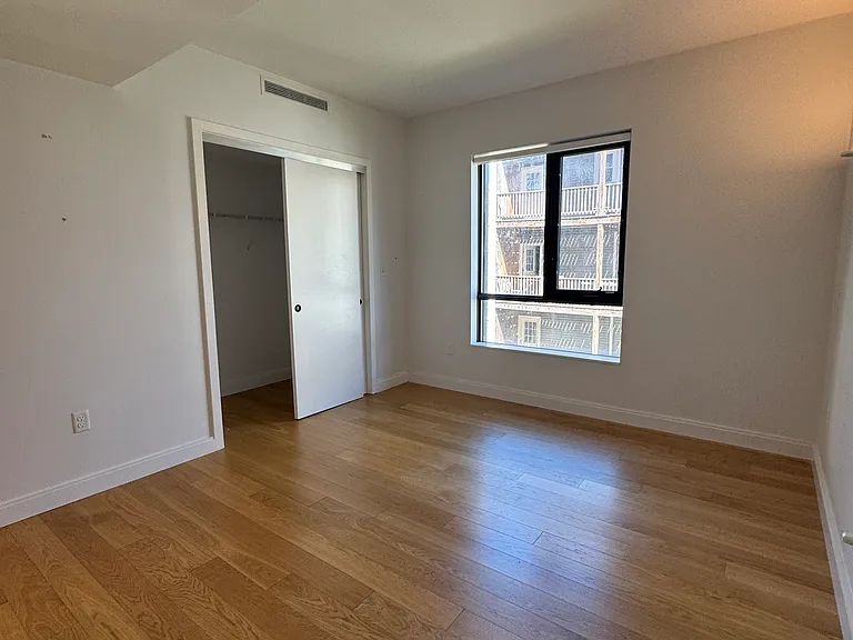 87 Gardner St — Photo 4