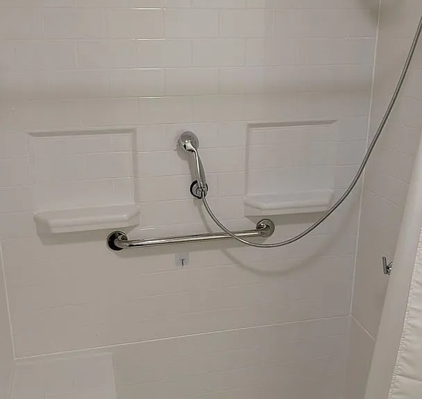 Ridgewood Place Senior Apartment — Photo 29