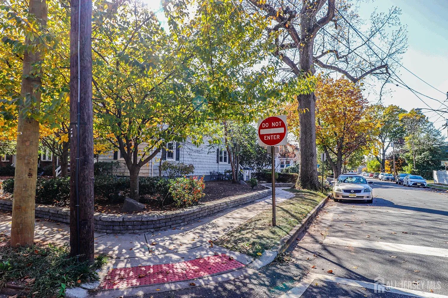 1 bed, 1.0 bath, 896 sqft, $2,500 — Photo 3