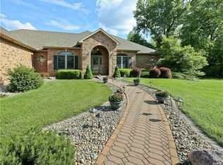 8 Equestrian Ct S, Glen Carbon, IL