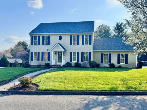 5644 Spring Meadow Dr, Roanoke, VA 24018
