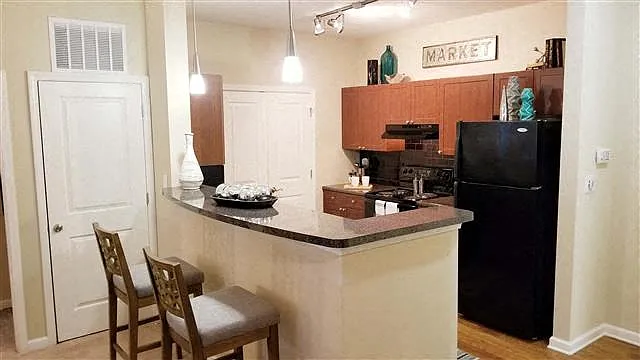 Seven Springs Apartments — Photo 3