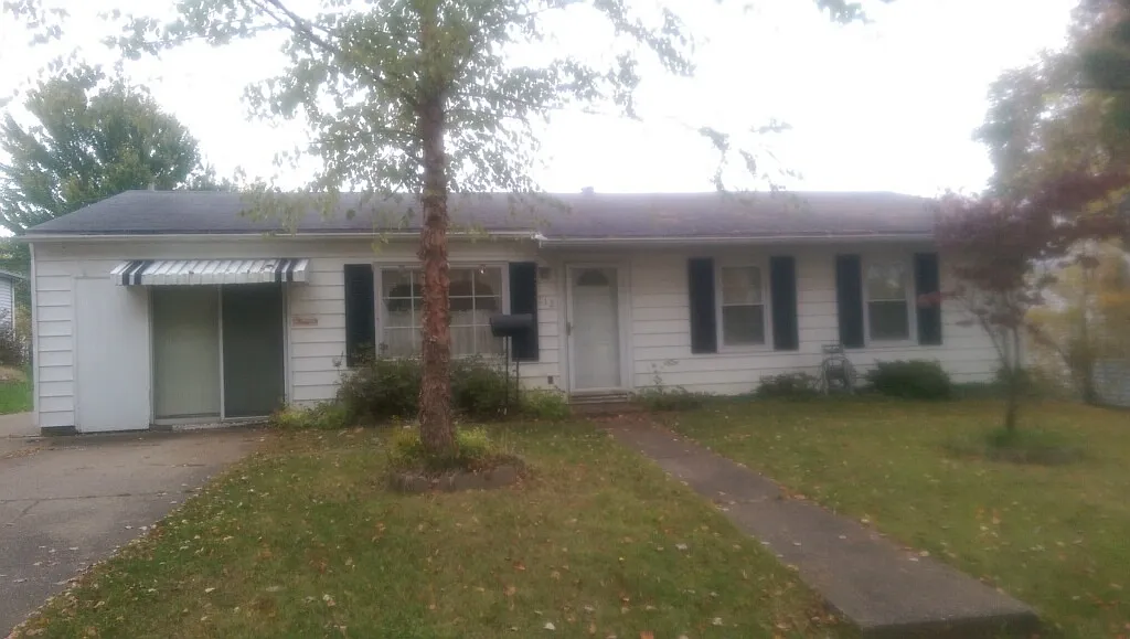 212 Glenview Dr photo 1