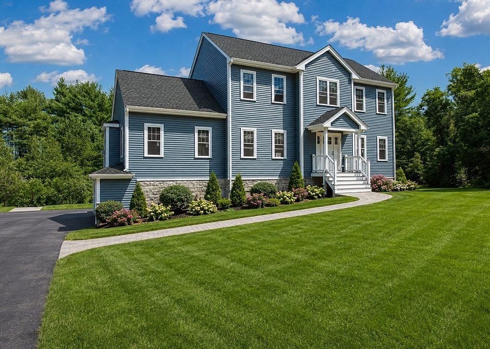 1st image of 4 Sherwood Ln