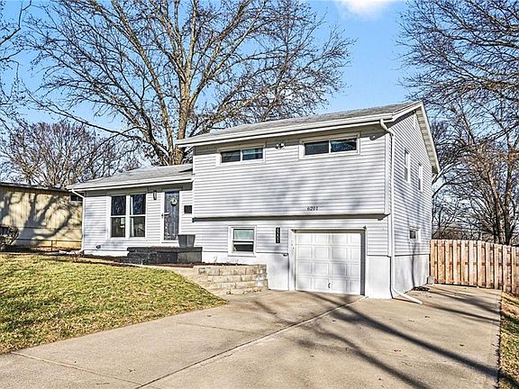 3rd image of 6201 N Howard Ave