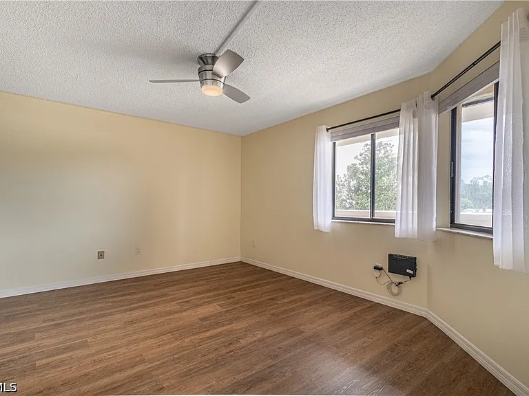 7410 Lake Breeze Dr #203 — Photo 9