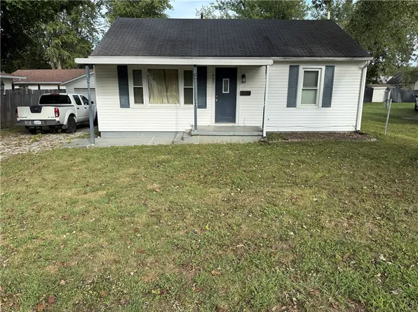 402 SE 7th St, Casey, IL 62420