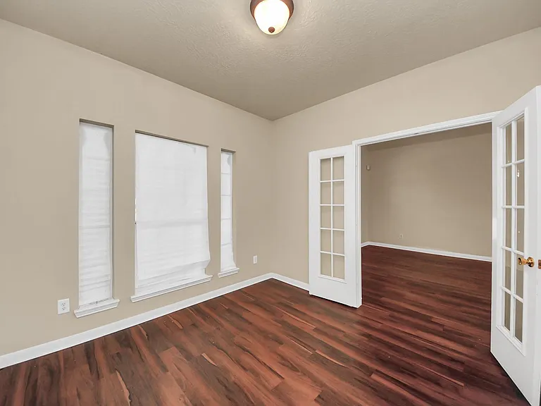 530 Majestic Ridge Dr — Photo 25
