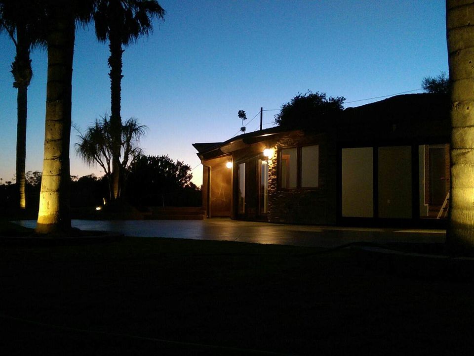 1st image of 2565 Royal Crest Dr