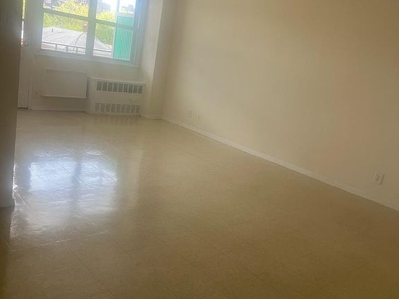 2nd image of 2039 Blackrock Ave #4