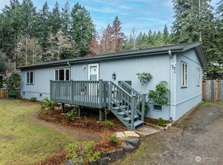 40 NE Santa Maria Ln, Belfair, WA