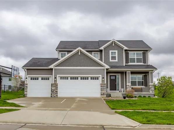 5334 163rd St, Urbandale, IA 50323