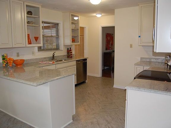 4th image of 8817 Woodpark Dr