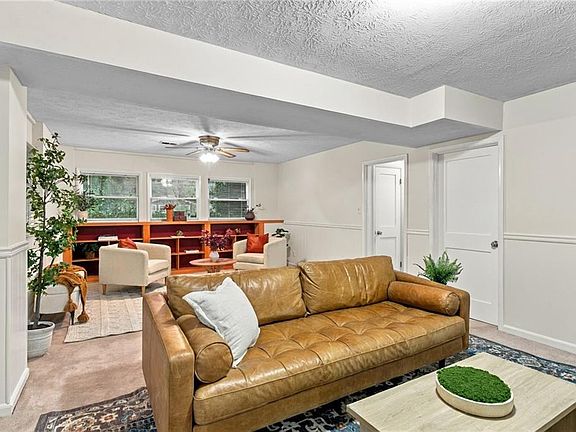 4th image of 3194 Isoline Way SE