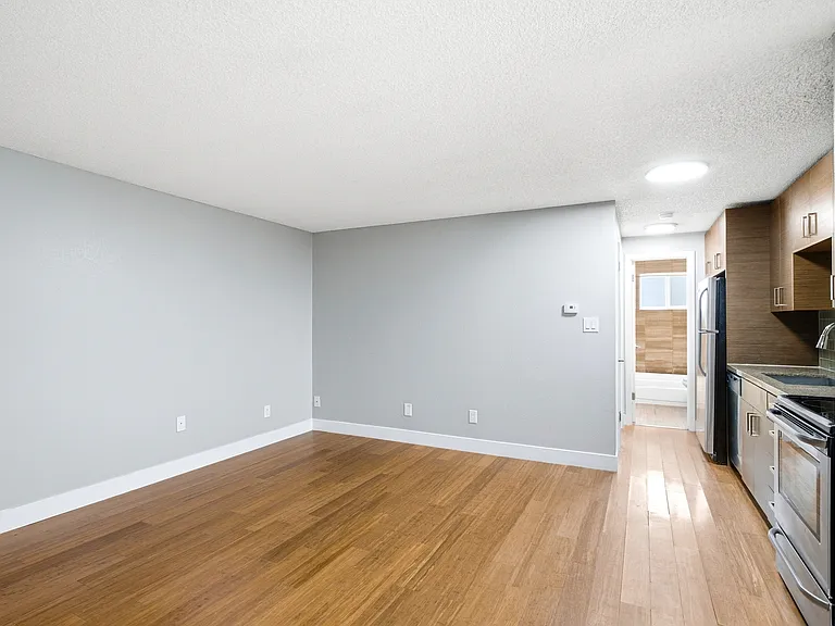 Pearl Apartments — Photo 52