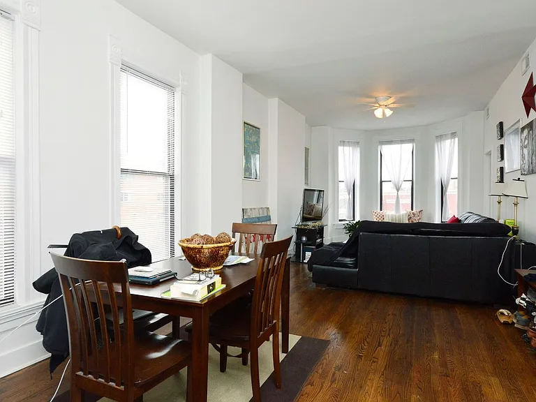 1753 W Erie St #1F — Photo 4