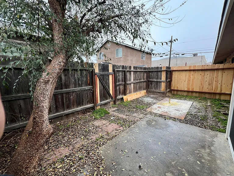 Riverside — Photo 5