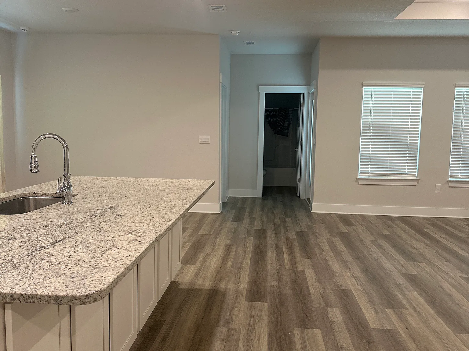 4 bed, 3152 sqft, $2,500 — Photo 2