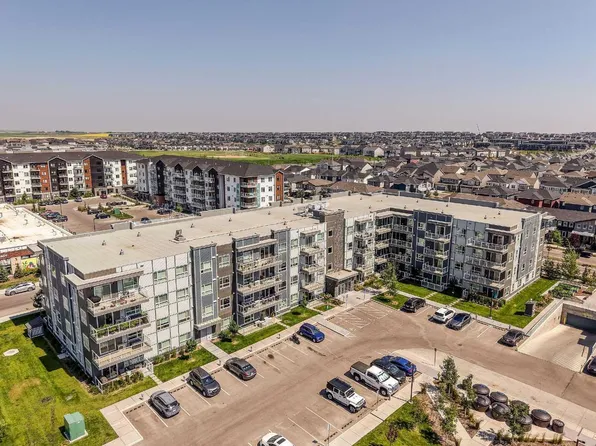 80 Carrington Blvd NW #208, Calgary, AB T3P 1K8