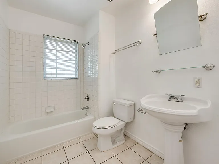 1508 N Peak St — Photo 9
