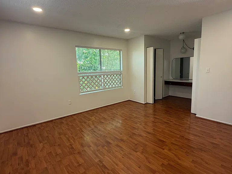 14522 Del Amo Ave #D — Photo 12