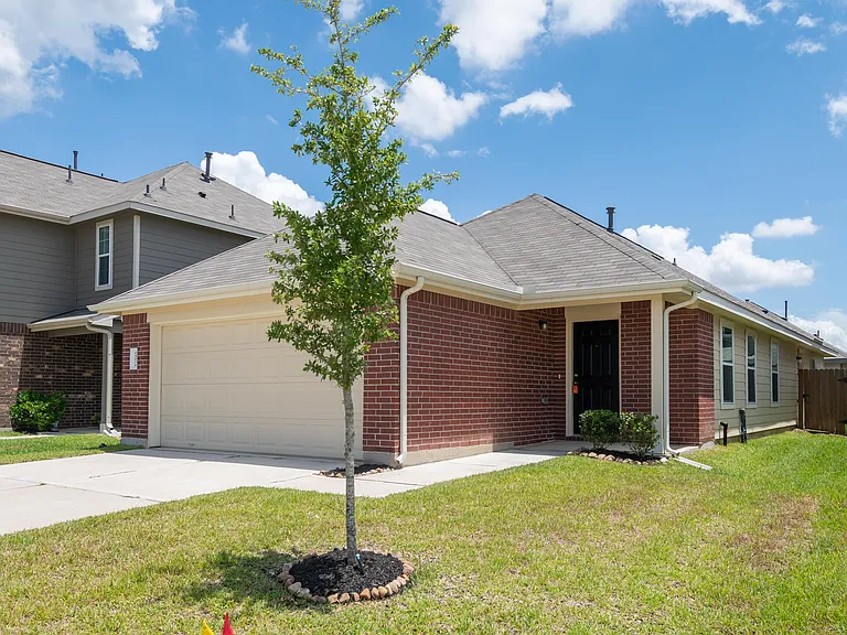 24231 Paresi Ct — Photo 3