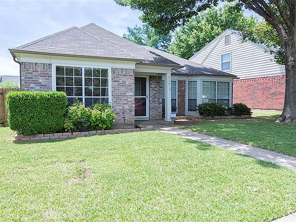 3rd image of 839 Sonora Ln
