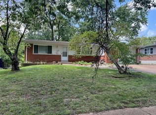 1335 Hialeah Pl, Florissant, MO 63033